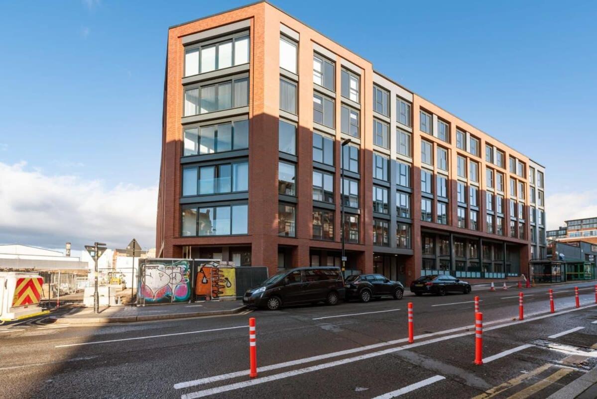 Modern Fabulous Flat In * Birmingham